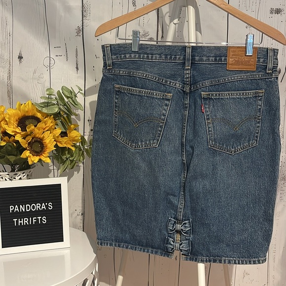 Levi’s Denim Mom Skirt Big E Size 31 Preowned - Picture 2 of 13